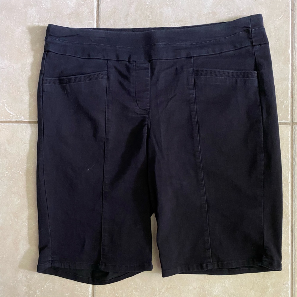 Westbound black pull on shorts size 16